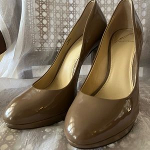 B Brian Atwood  Size 9 Size 40 High heel pumps